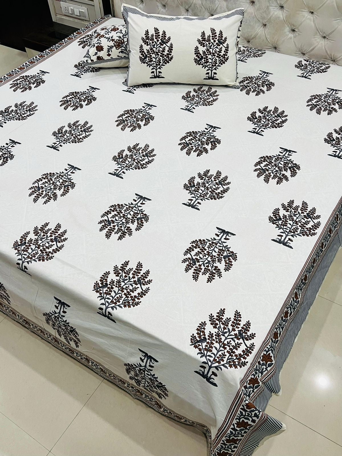 Premium Jaipuri printed King size bedsheets with 2 zipped pillow covers